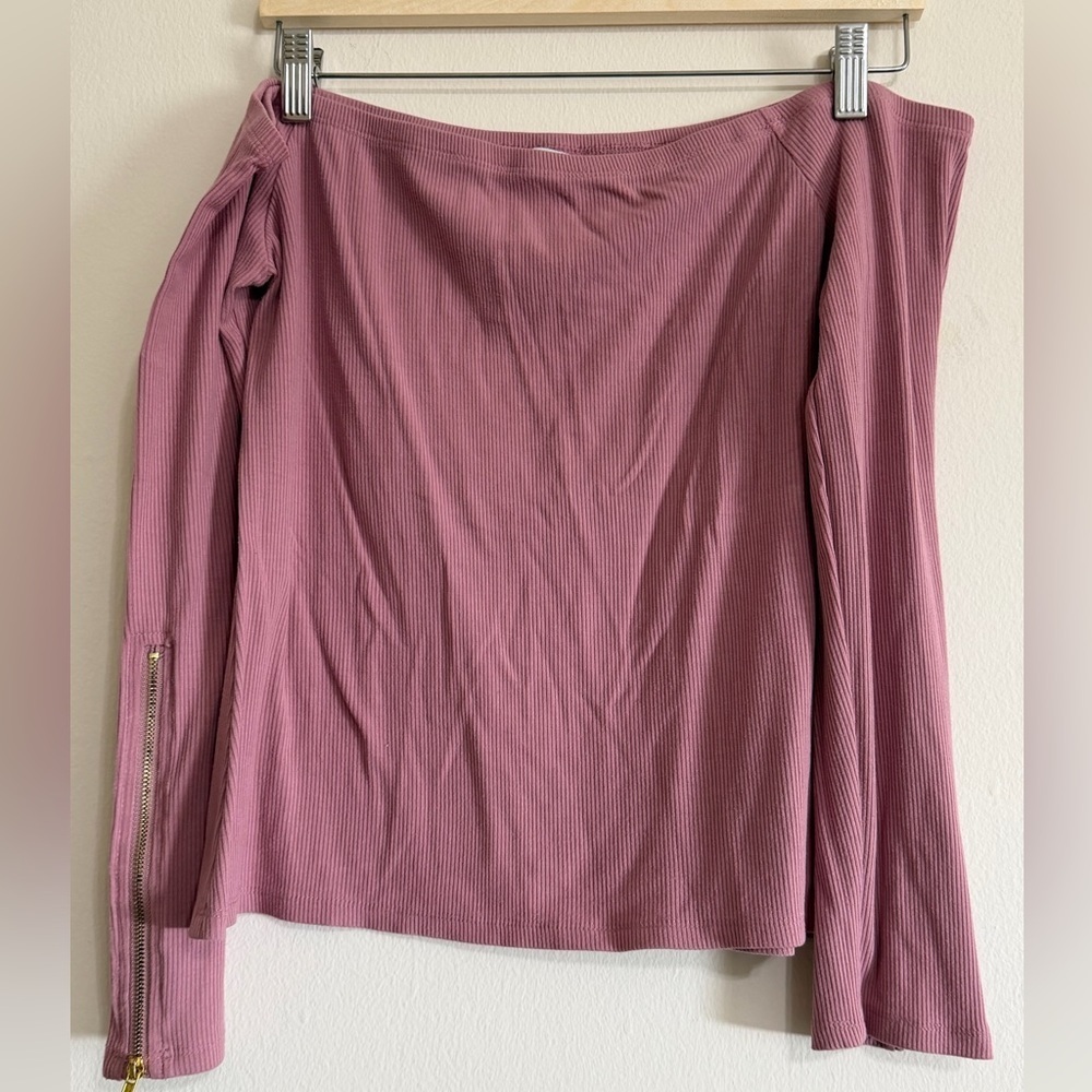 G by Guess Mauve Ribbed Top